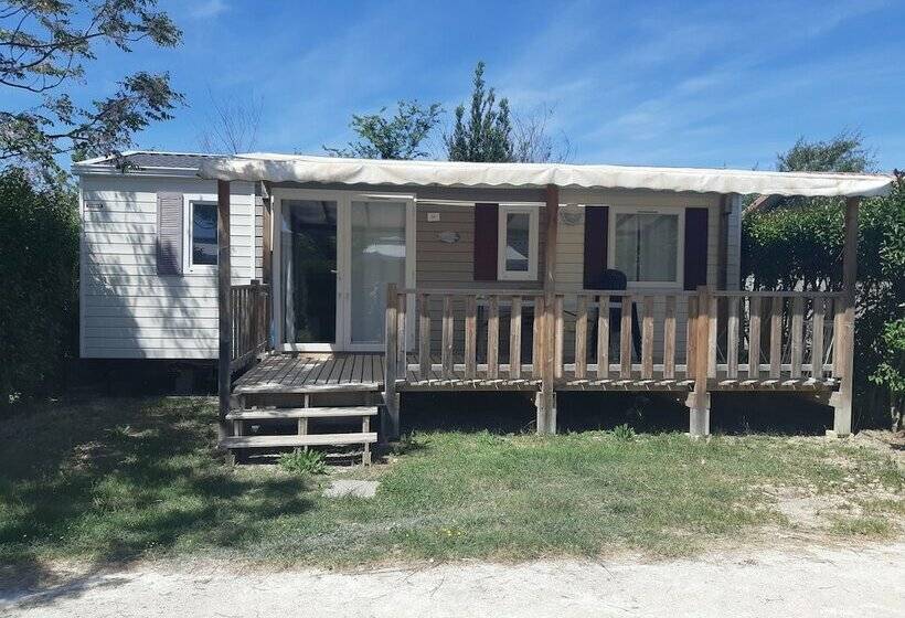 בית מלון כפרי Camping Les Sources