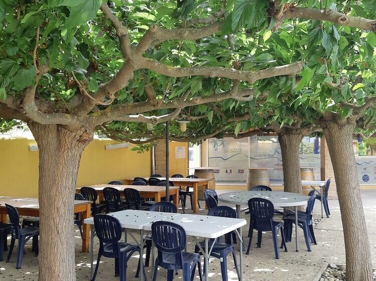 בית מלון כפרי Camping Les Sources