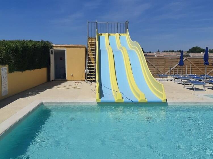 בית מלון כפרי Camping Les Sources