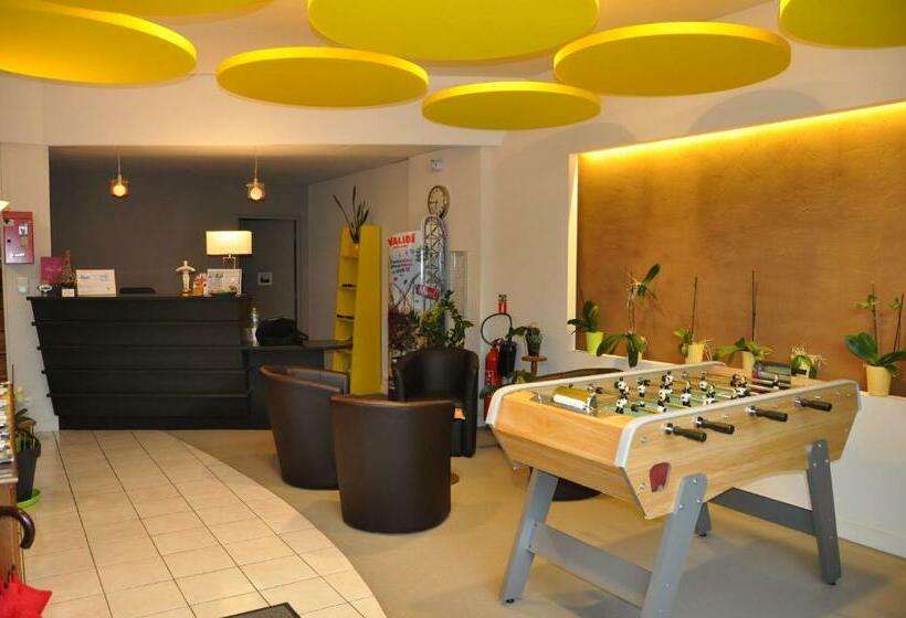 Отель De France