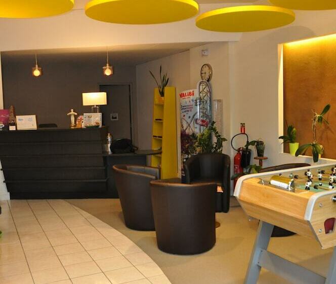 Отель De France