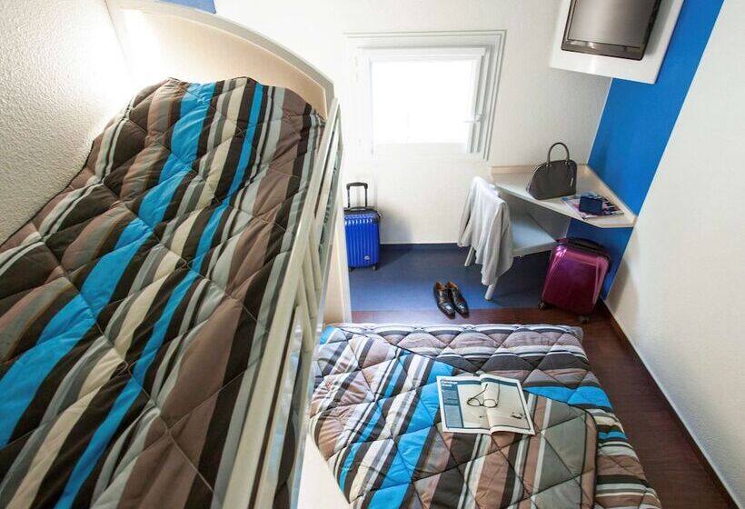 Отель F1 Louviers