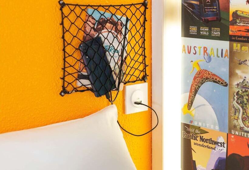 Отель F1 Louviers