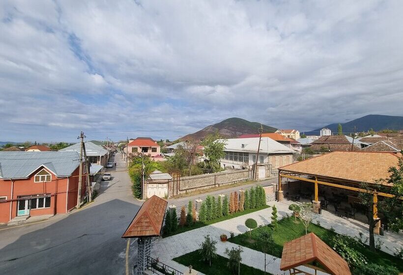 هتل Macara Sheki City