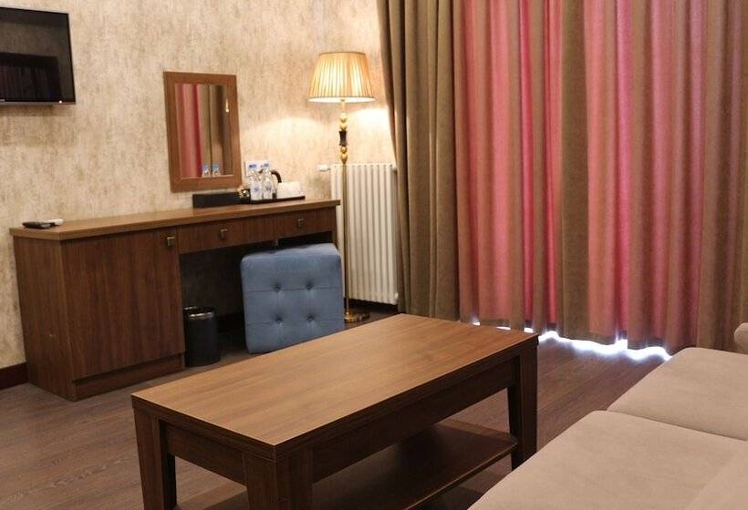 هتل Macara Sheki City