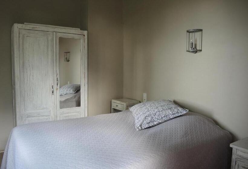 فندق Les Platanes