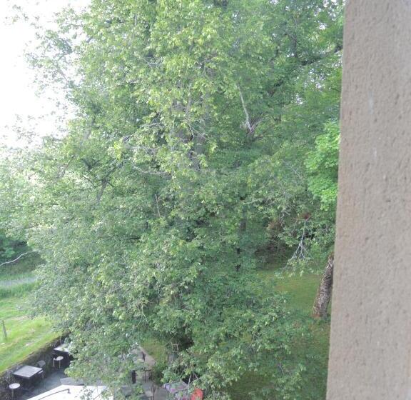 Отель Les Platanes