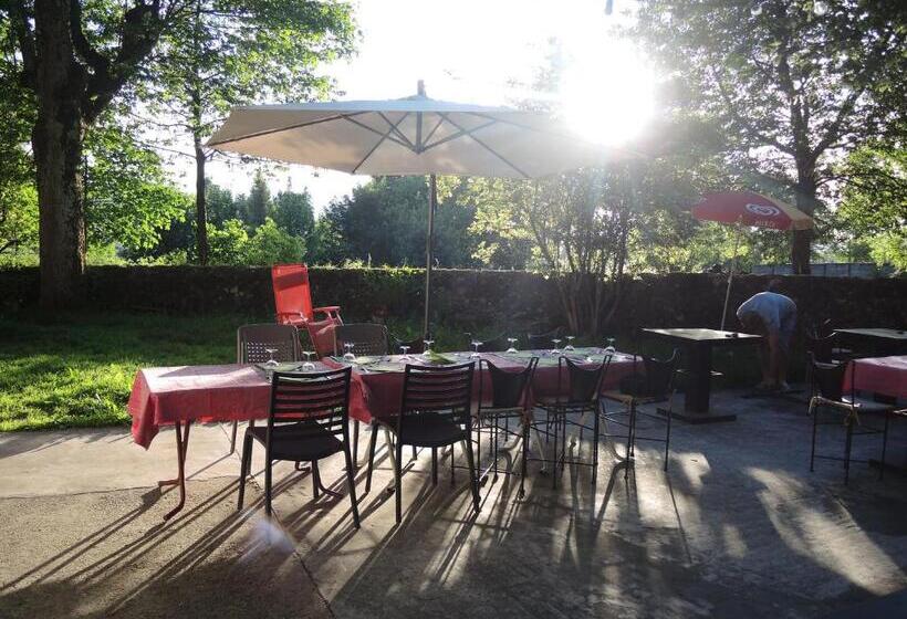 فندق Les Platanes