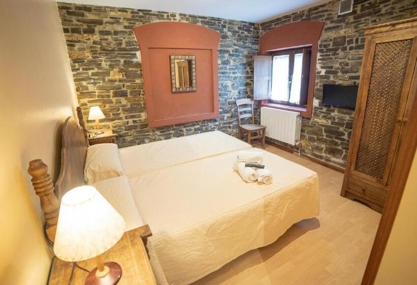 ホテル Rural Los Cerezos De Yanguas