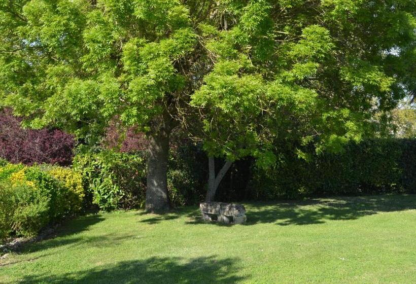 פנסיון Logis De Chenac   Chambres Et Table D Hôtes