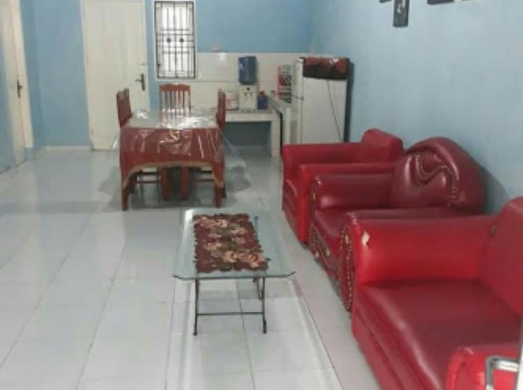 پانسیون Sunroom Villa Bukit Mas