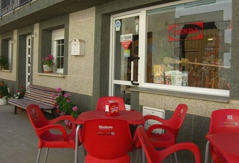 Albergue Agustina   Hostel