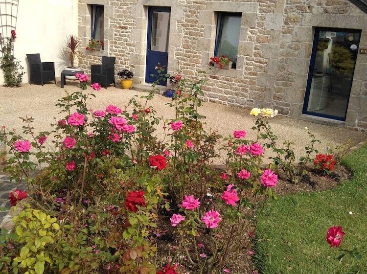 مبيت وإفطار Au Jardin De Creachavel