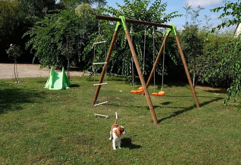 مبيت وإفطار Au Jardin De Creachavel