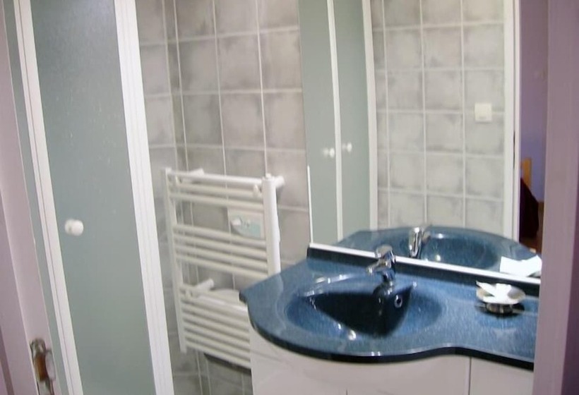 مبيت وإفطار Au Jardin De Creachavel