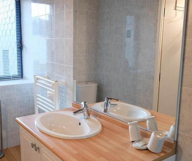 مبيت وإفطار Au Jardin De Creachavel