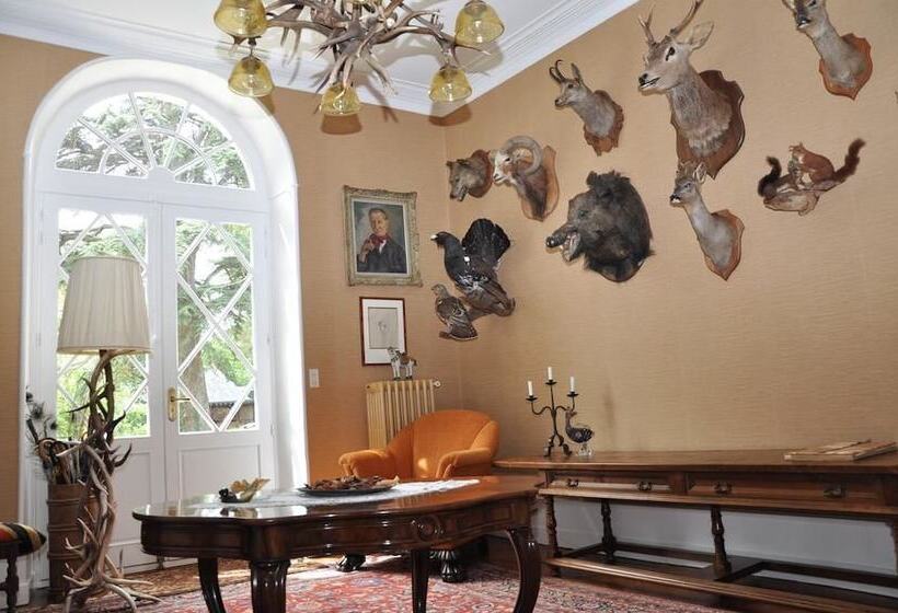 ベッドアンドブレックファースト Château De La Villette