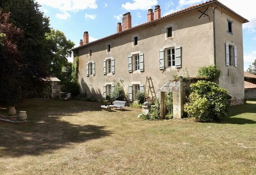 Domaine De Lalat   B&b With En Suite Bathrooms All Rooms With Garden Views