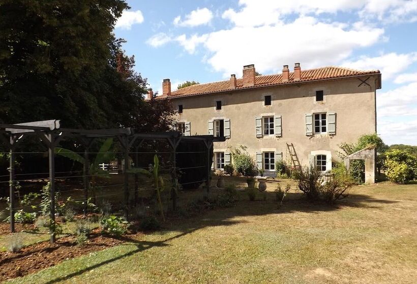 Domaine De Lalat   B&b With En Suite Bathrooms All Rooms With Garden Views