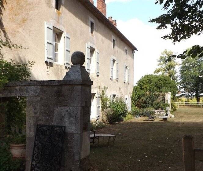 Domaine De Lalat   B&b With En Suite Bathrooms All Rooms With Garden Views