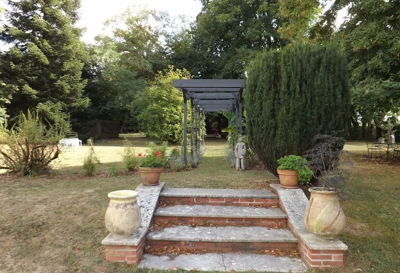 Domaine De Lalat   B&b With En Suite Bathrooms All Rooms With Garden Views