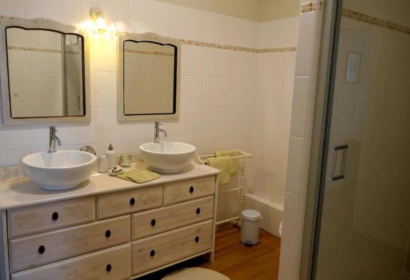 住宿加早餐  La Double Porte