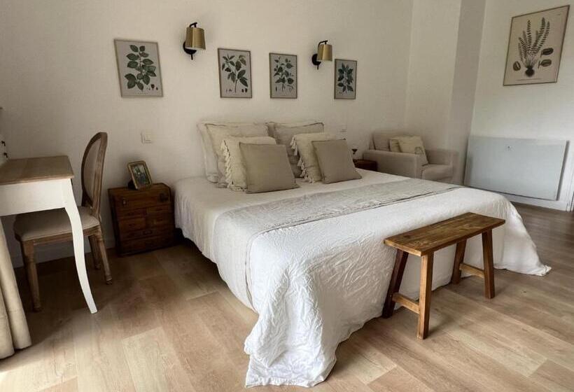 ベッドアンドブレックファースト La Millière   Chambres D Hôtes   Piscine & Campagne   Marie Anne & Marie Adélaïde