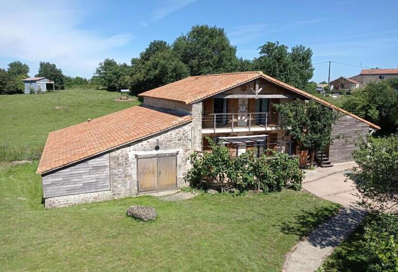 ベッドアンドブレックファースト La Millière   Chambres D Hôtes   Piscine & Campagne   Marie Anne & Marie Adélaïde