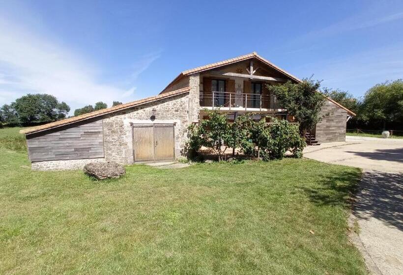 ベッドアンドブレックファースト La Millière   Chambres D Hôtes   Piscine & Campagne   Marie Anne & Marie Adélaïde