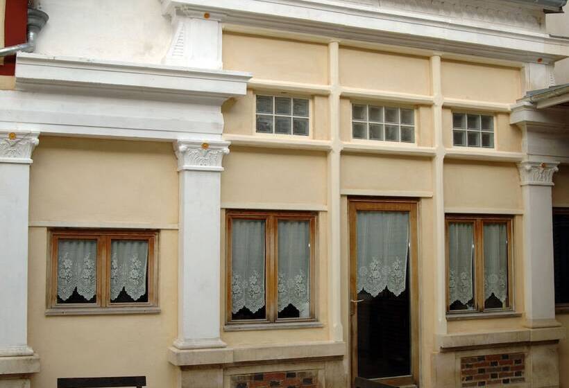 住宿加早餐  La Vieille France