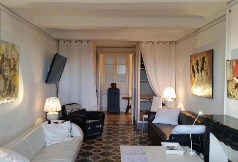 ベッドアンドブレックファースト Les Chapeliers