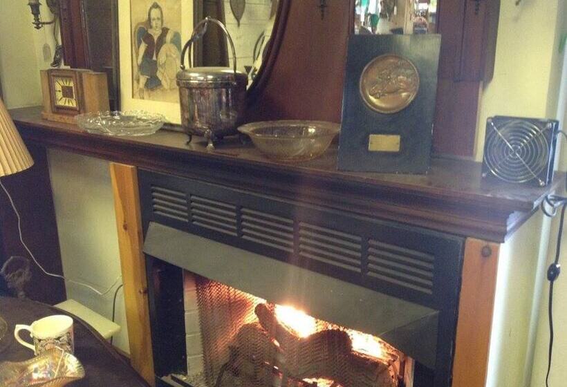 مبيت وإفطار Old Winterport Commercial House