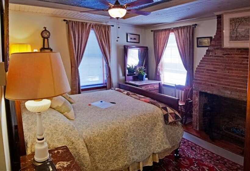 مبيت وإفطار Old Winterport Commercial House