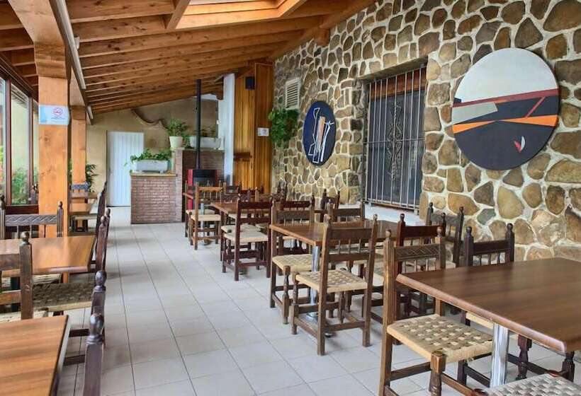Hostal Izar Ondo