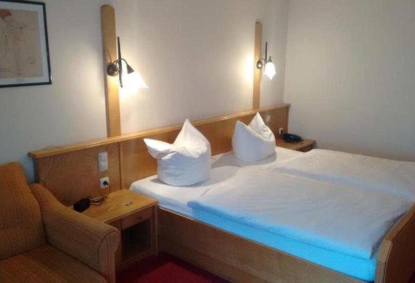 Отель Pfaubräu