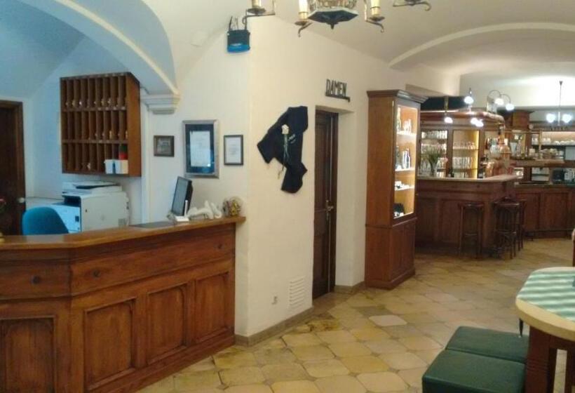 Отель Pfaubräu