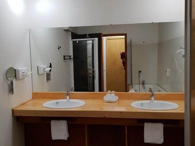 Отель Château D'herbelon