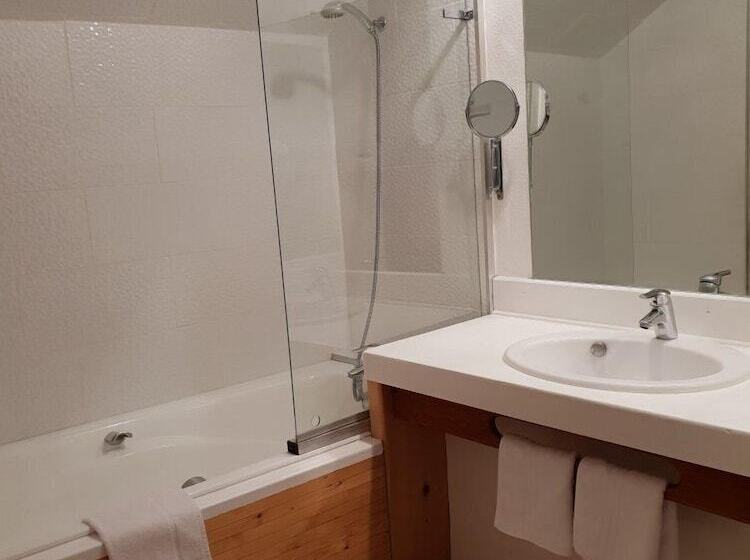 Отель Château D'herbelon