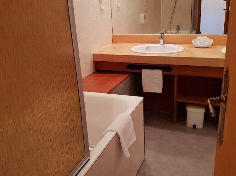 Отель Château D'herbelon