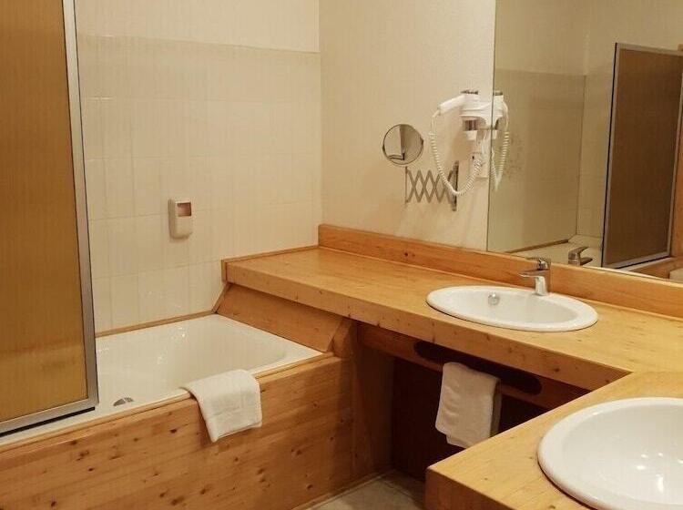 Отель Château D'herbelon