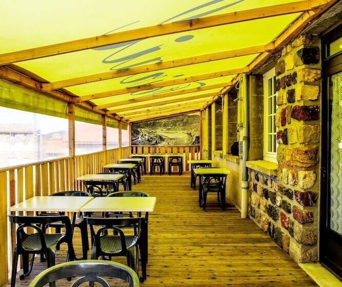 Отель Hôtel Restaurant Le Foirail