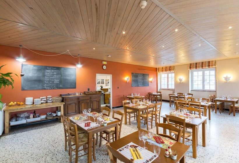 Отель Hôtel Restaurant Le Foirail
