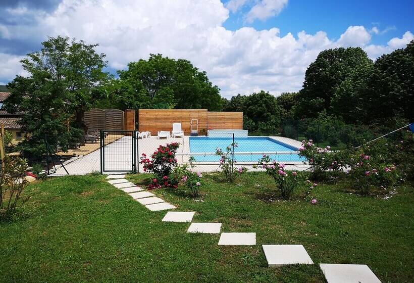 Сельский отель Domaine En Terre Happy