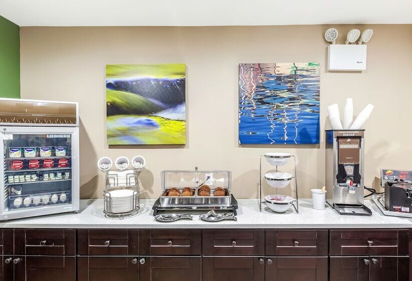 Van Wyck Hotel & Suites Near Jfk Airport