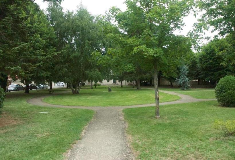 Le Clos Des Cedres B&b