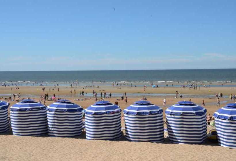 Le Manoir De Placy   Bed And Breakfast