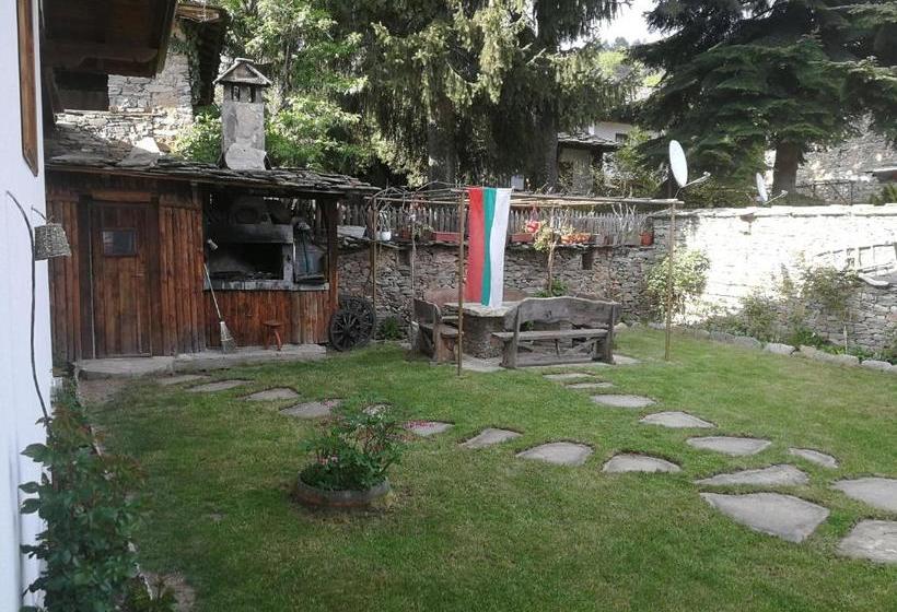 ペンション слънчевата къща