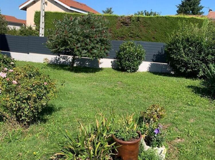 פנסיון Aux 2 Lots