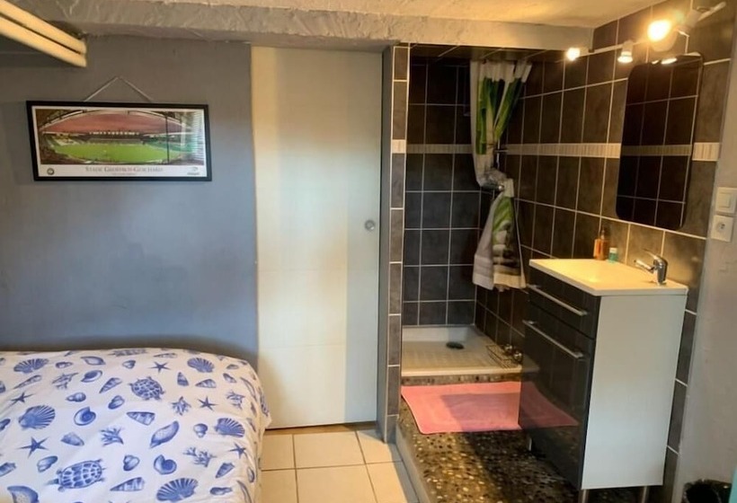 פנסיון Aux 2 Lots