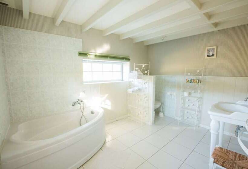 Пансион Chambres D Hôtes La Ferme Du Grand Launay